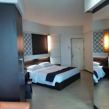Hotel New Puri Garden Bandara Семаранг Екстер'єр фото