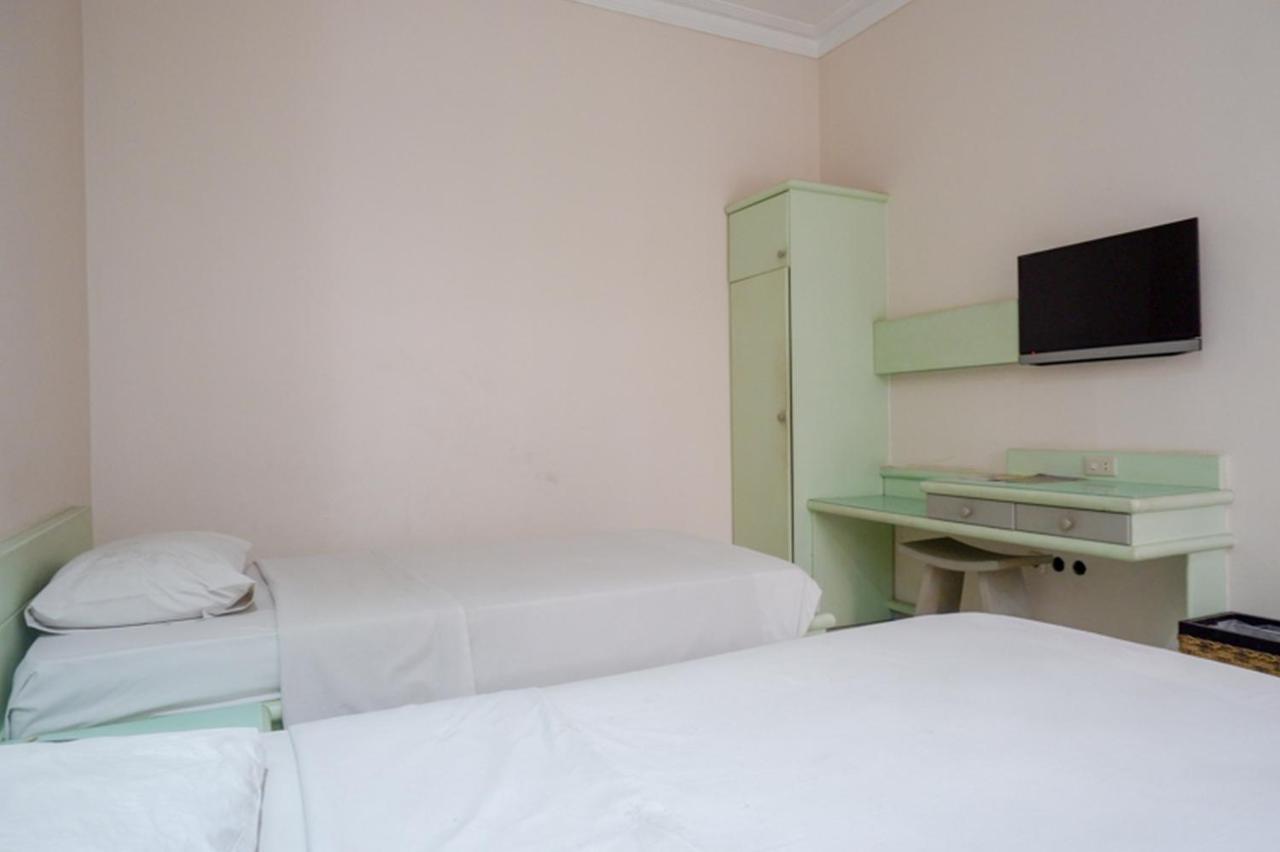 Hotel New Puri Garden Bandara Семаранг Екстер'єр фото