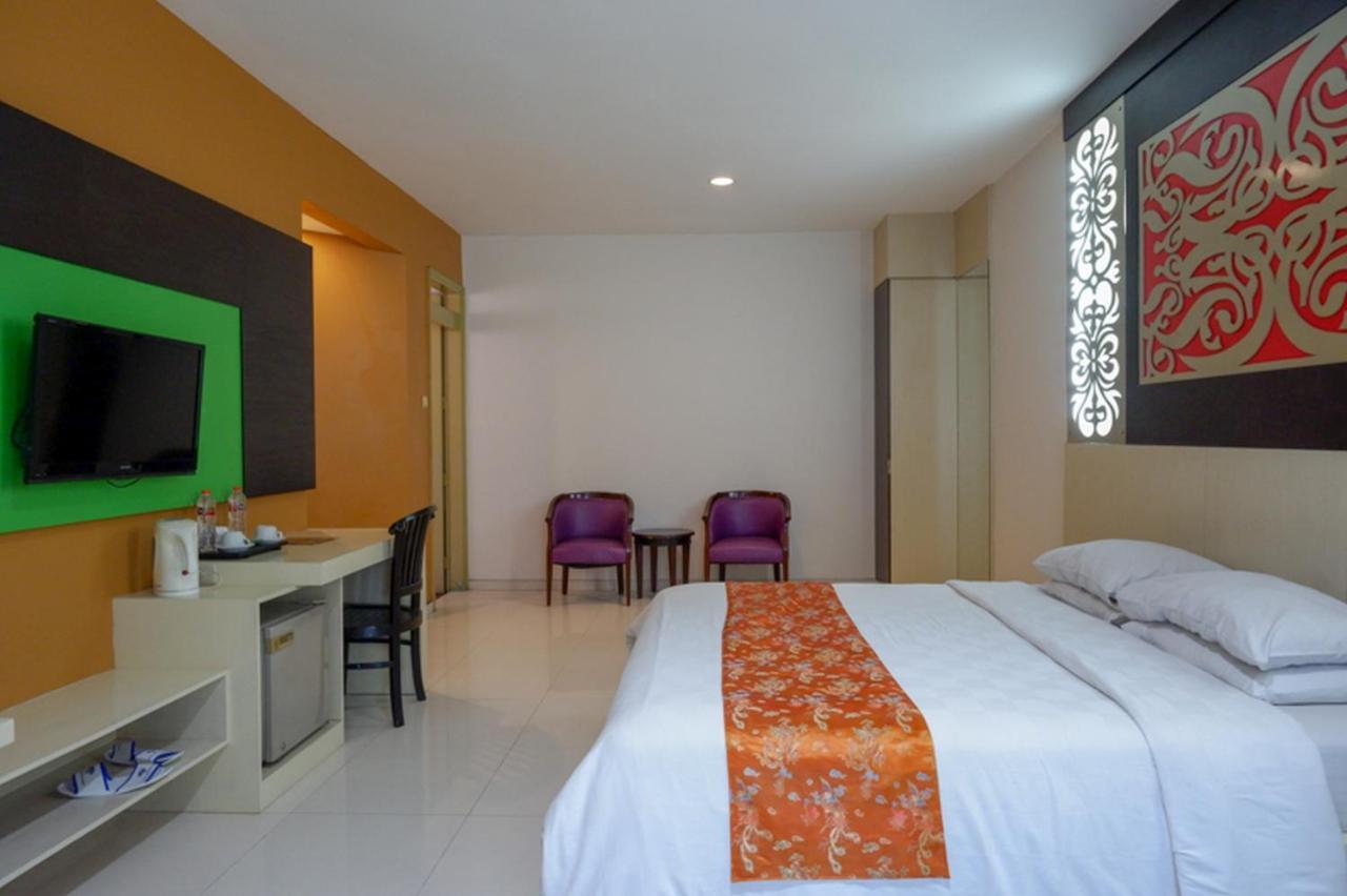 Hotel New Puri Garden Bandara Семаранг Екстер'єр фото