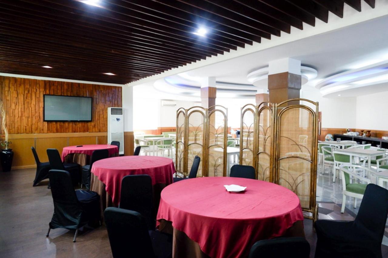 Hotel New Puri Garden Bandara Семаранг Екстер'єр фото