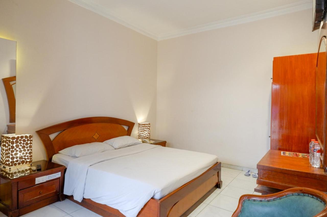 Hotel New Puri Garden Bandara Семаранг Екстер'єр фото