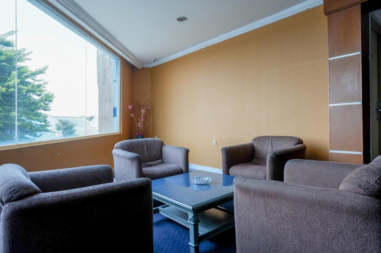 Hotel New Puri Garden Bandara Семаранг Екстер'єр фото
