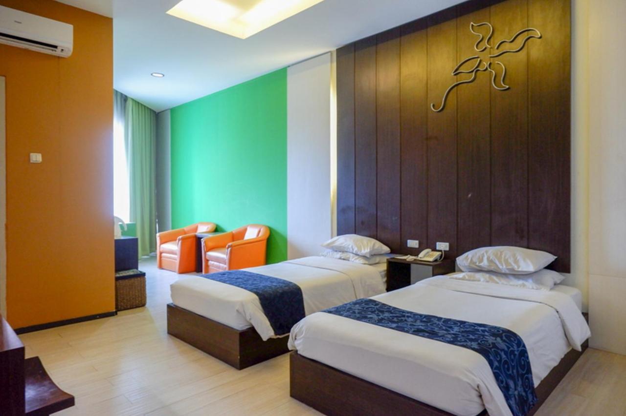 Hotel New Puri Garden Bandara Семаранг Екстер'єр фото