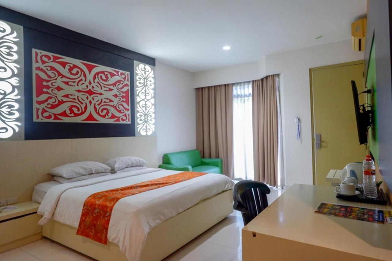 Hotel New Puri Garden Bandara Семаранг Екстер'єр фото