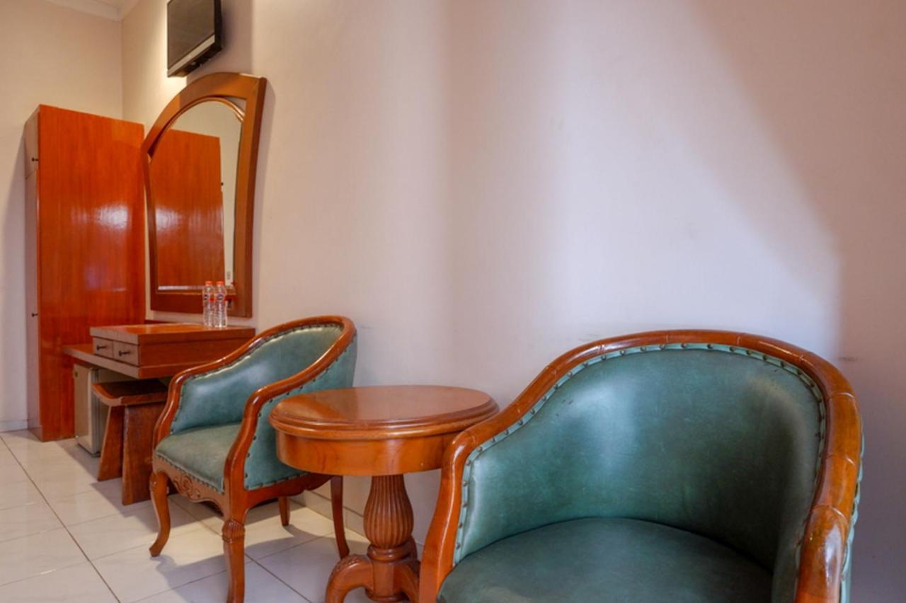 Hotel New Puri Garden Bandara Семаранг Екстер'єр фото