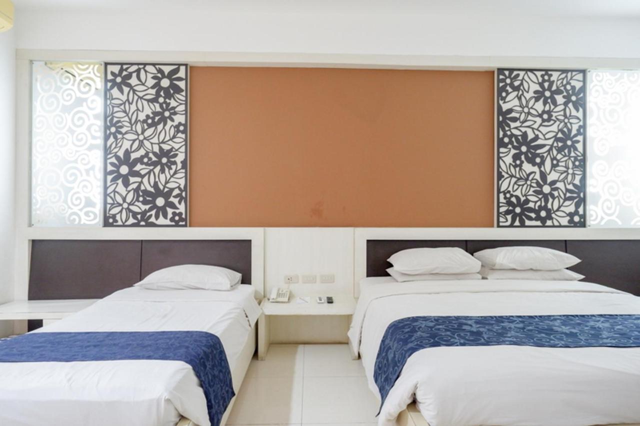 Hotel New Puri Garden Bandara Семаранг Екстер'єр фото