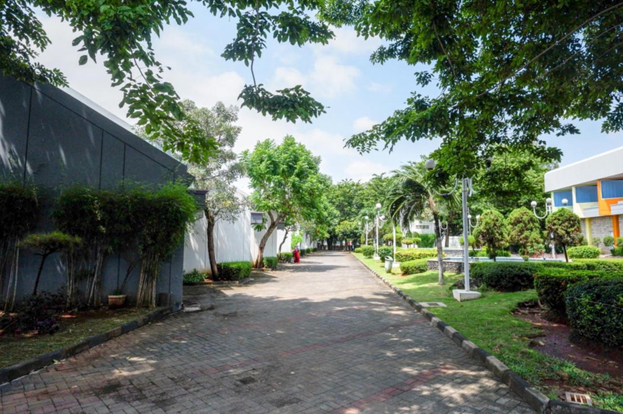 Hotel New Puri Garden Bandara Семаранг Екстер'єр фото