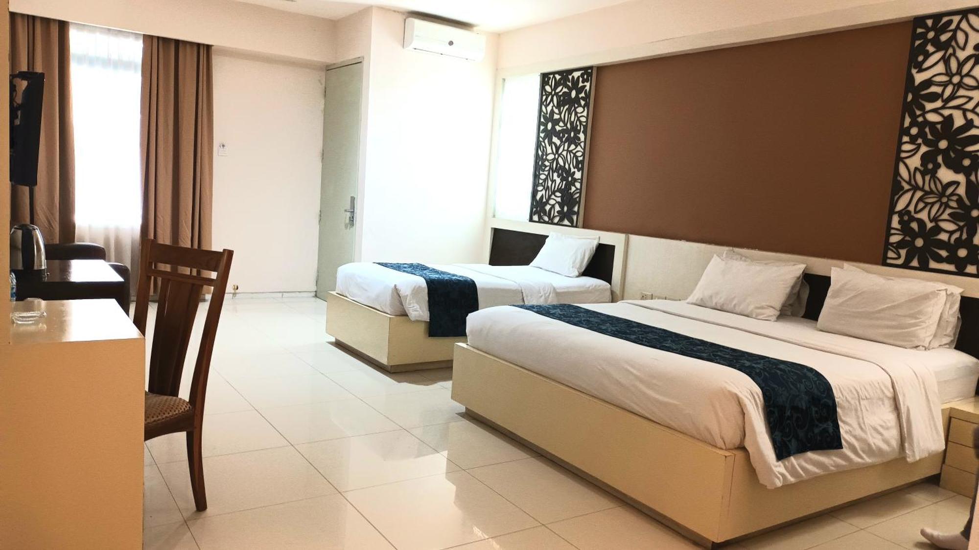 Hotel New Puri Garden Bandara Семаранг Екстер'єр фото