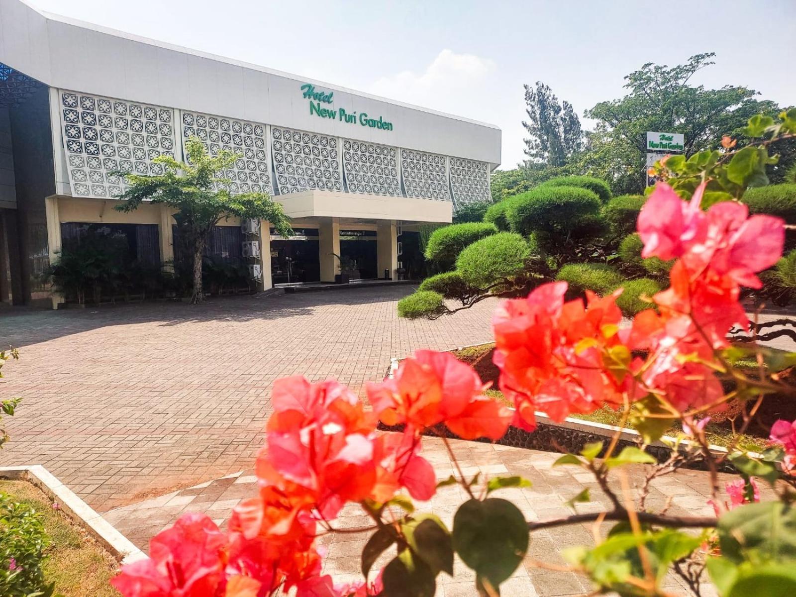 Hotel New Puri Garden Bandara Семаранг Екстер'єр фото