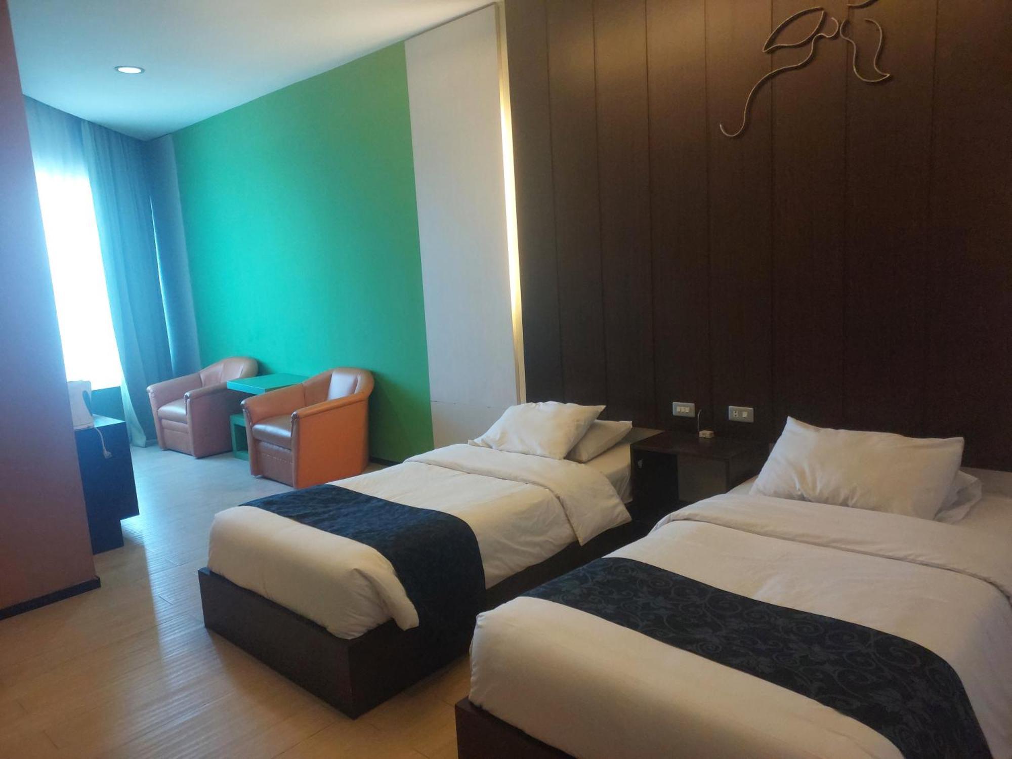 Hotel New Puri Garden Bandara Семаранг Екстер'єр фото